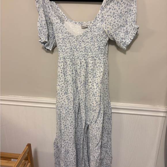Abercrombie & Fitch Dresses & Skirts - Abercrombie & Fitch Light Blue Floral Midi Dress